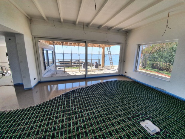 Système de chauffage au sol et nivellement