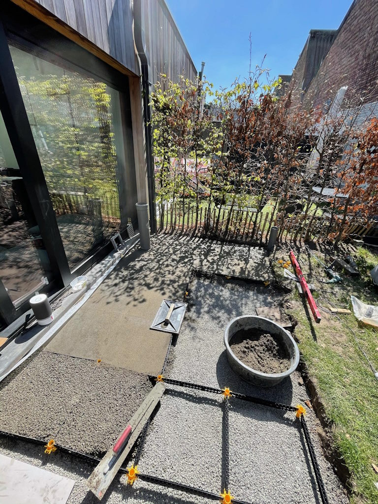 Terrasse mit StaenisGitter Bodenaufbau