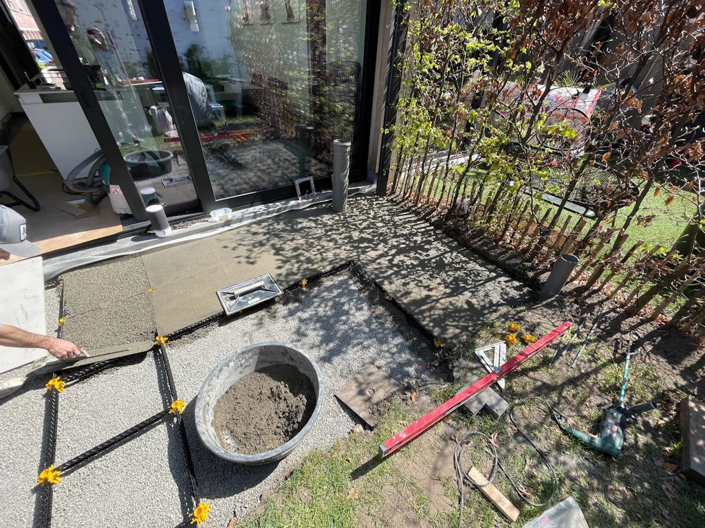 Terrasse mit StaenisGitter Bodenaufbau