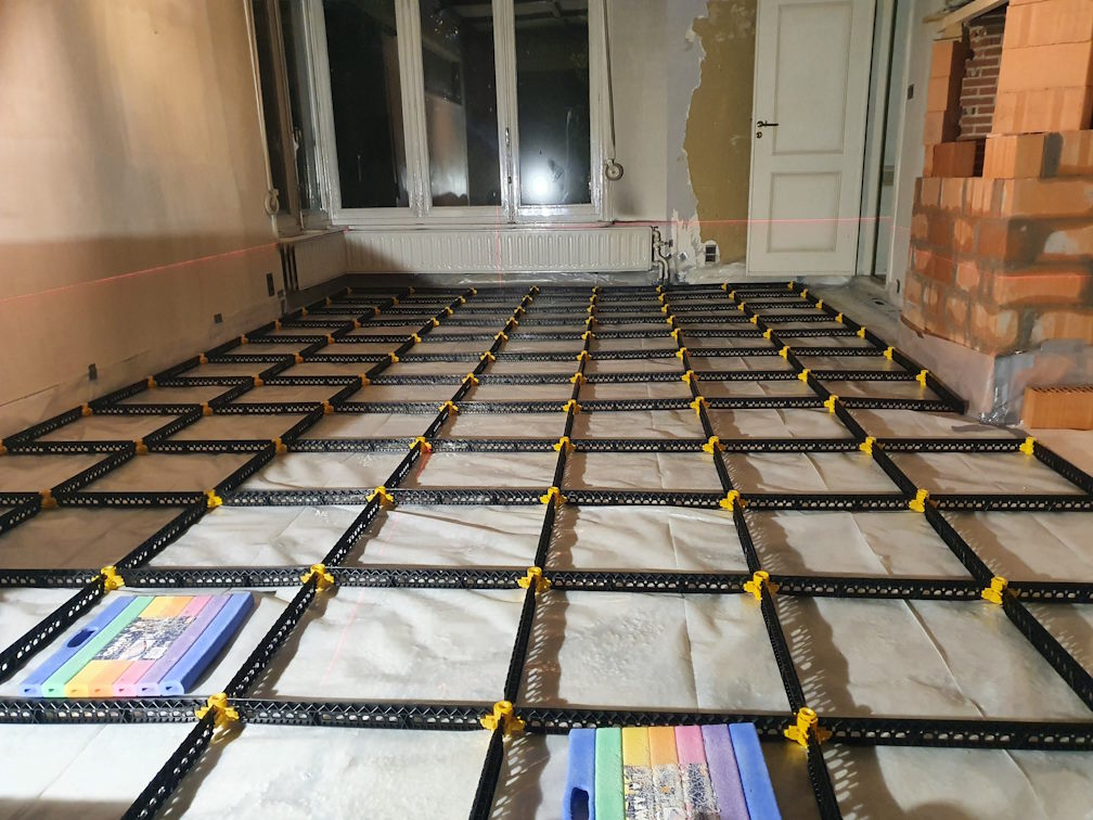 Insulation screed