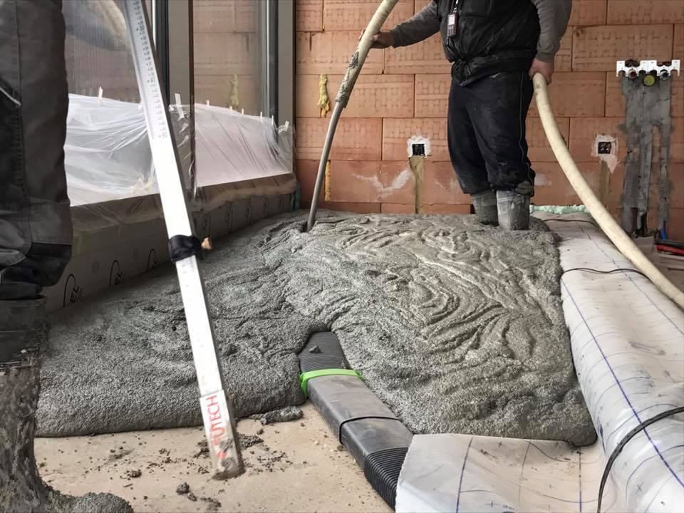 Insulation screed