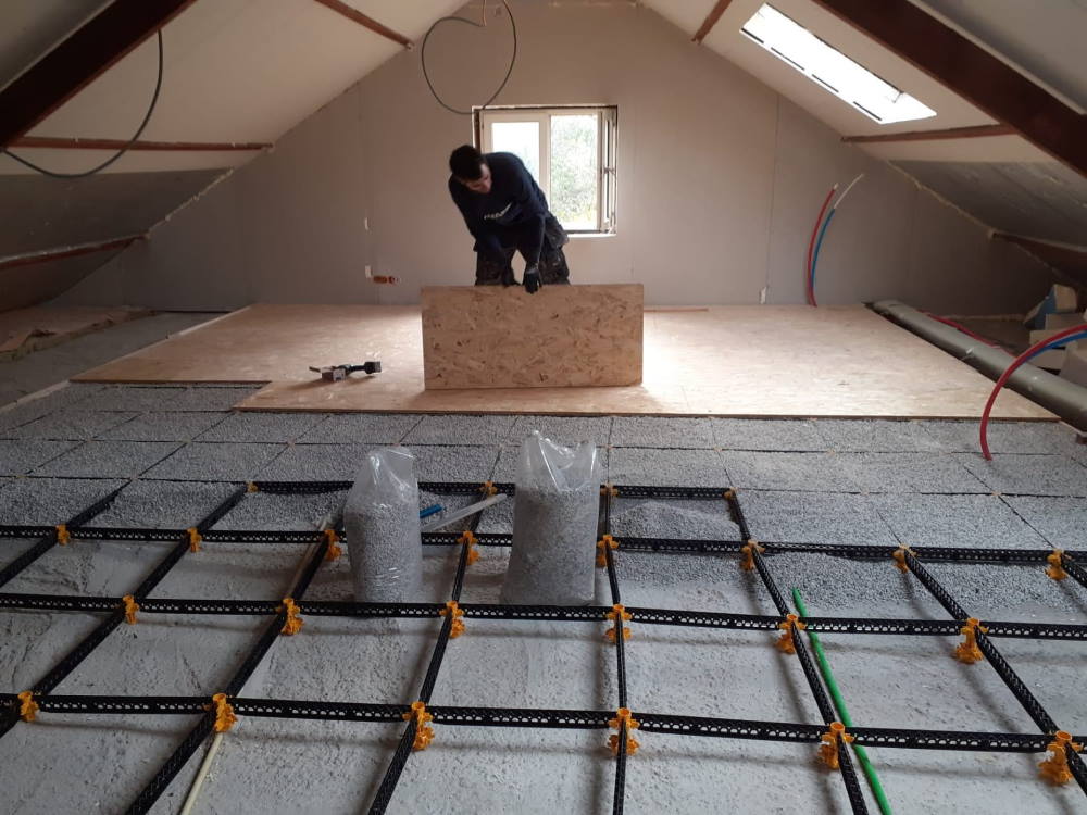 How to lay an OSB floor in the attic?