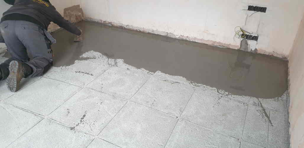 Insulation screed helps save space