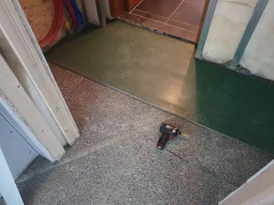 Staenisrooster isolatiechape vloeropbouw in slaapkamer