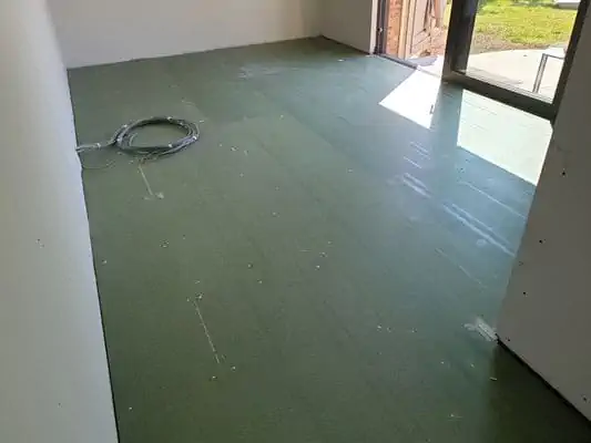 Staenisrooster isolatiechape vloeropbouw in slaapkamer
