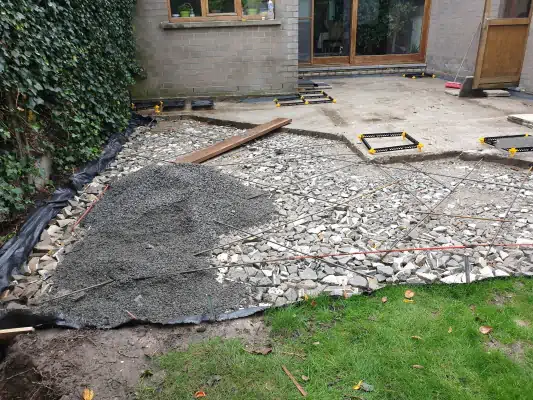 Staenisrooster drainerende terras vloeropbouw op beton ondergrond