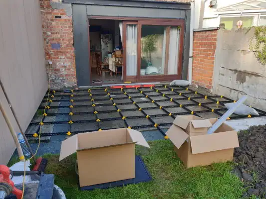 Staenisrooster terrasvloer op beton