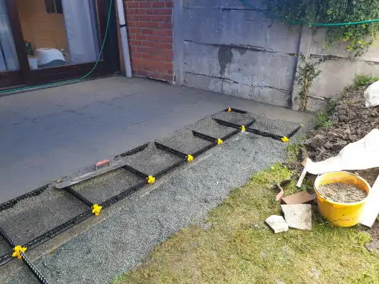 Staenisrooster terrasvloer op beton