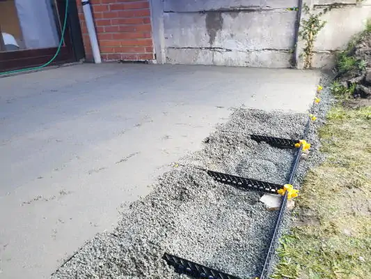 Staenisrooster terrasvloer op beton