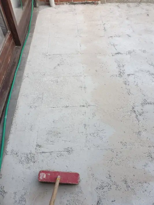 Staenisrooster terrasvloer op beton