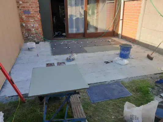 Staenisrooster terrasvloer op beton