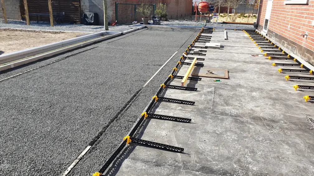 Staenisrooster terras vloeropbouw op volle grond en betonvloer