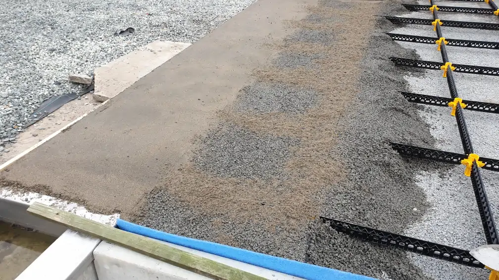 Staenisrooster terras vloeropbouw op volle grond en betonvloer