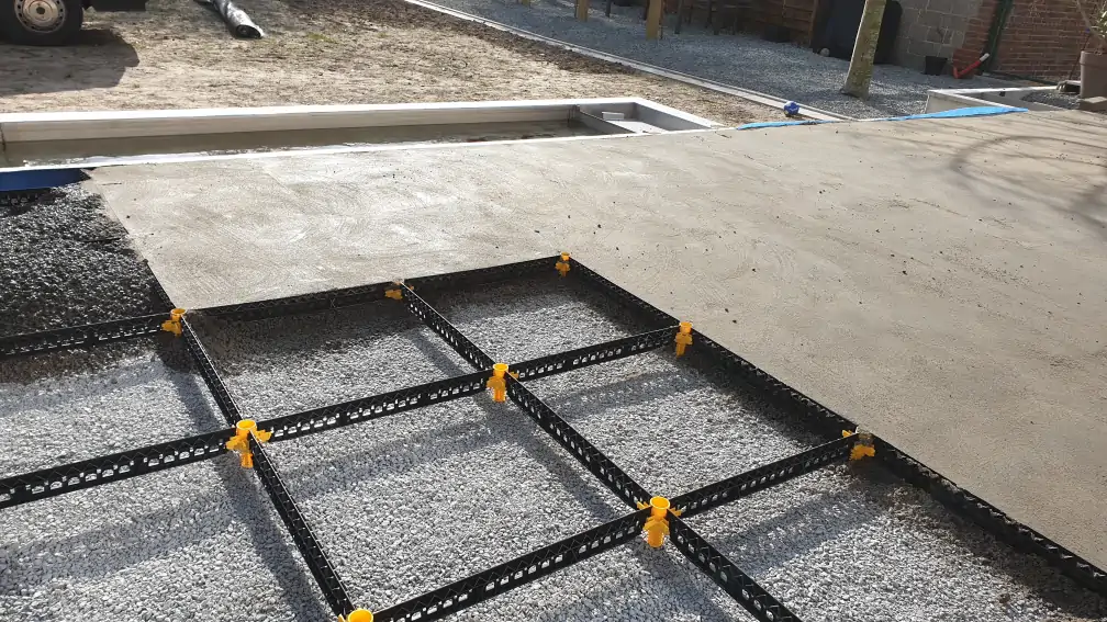 Staenisrooster terras vloeropbouw op volle grond en betonvloer
